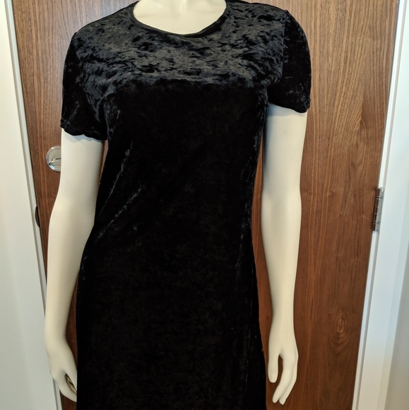 Byer California Dresses & Skirts - VINTAGE Black Velvet Dress 🖤🖤🖤